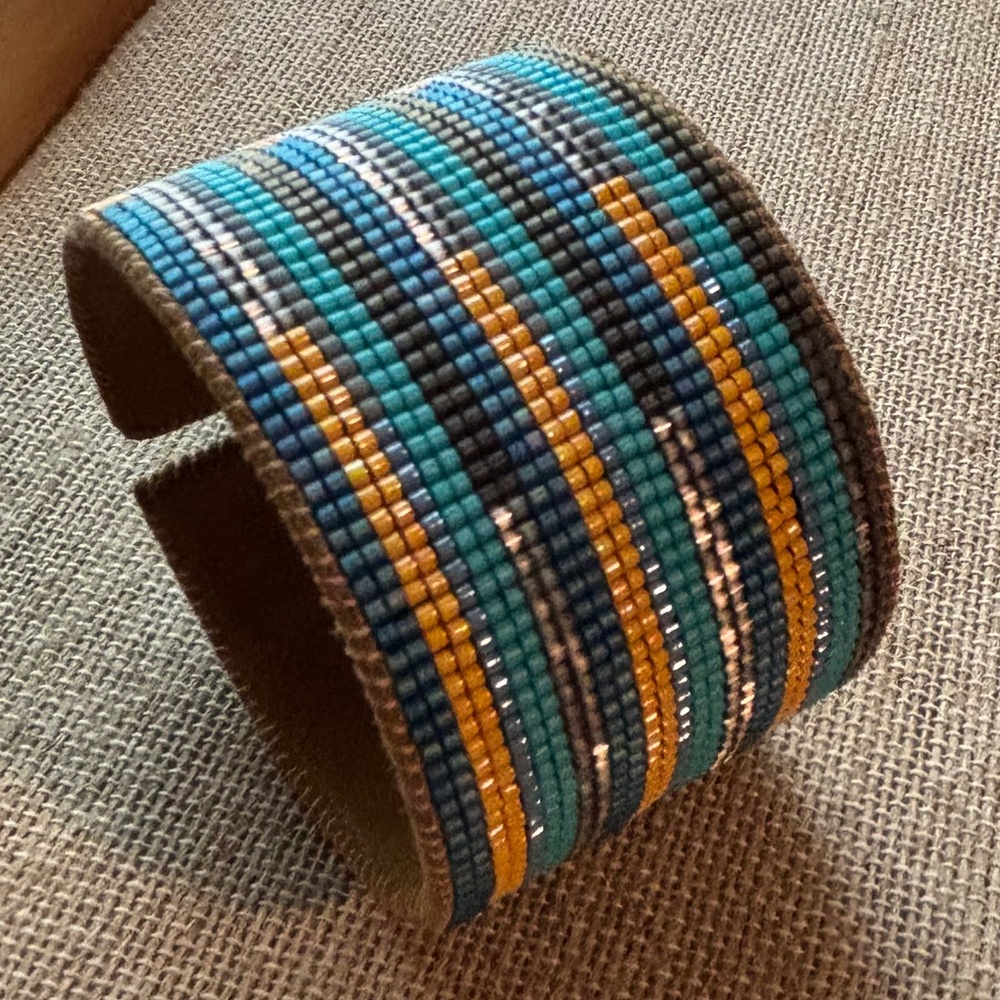 RARE 🦄 Noonday - Guatemalan hand beaded bracelet